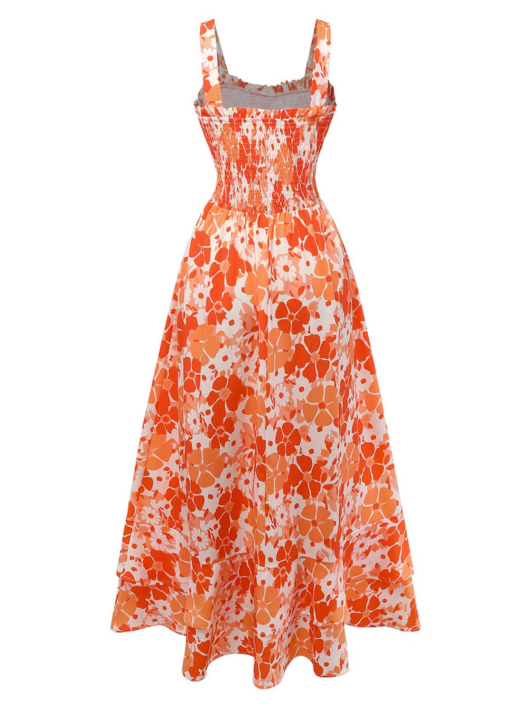 Orange-weiß gemustertes Kleid auf weißem Hintergrund