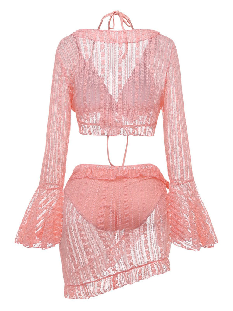 Rückansicht des dreiteiligen rosa Spitzenbikini-Sets vor einem reinweißen Hintergrund.