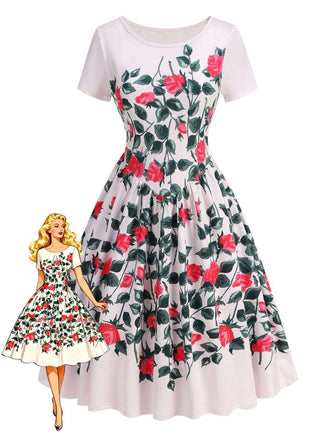 Geblümtes Kleid mit roten Rosen auf weißem Hintergrund