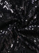 Makroaufnahme des hochdichten schwarzen Paillettenstoffs, die seinen brillanten Glanz und die handwerkliche Verarbeitung hervorhebt.