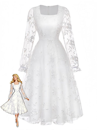 Weißes Vintage-Kleid mit floraler Stickerei und eckigem Ausschnitt im Retro-Stil der 1950er Jahre