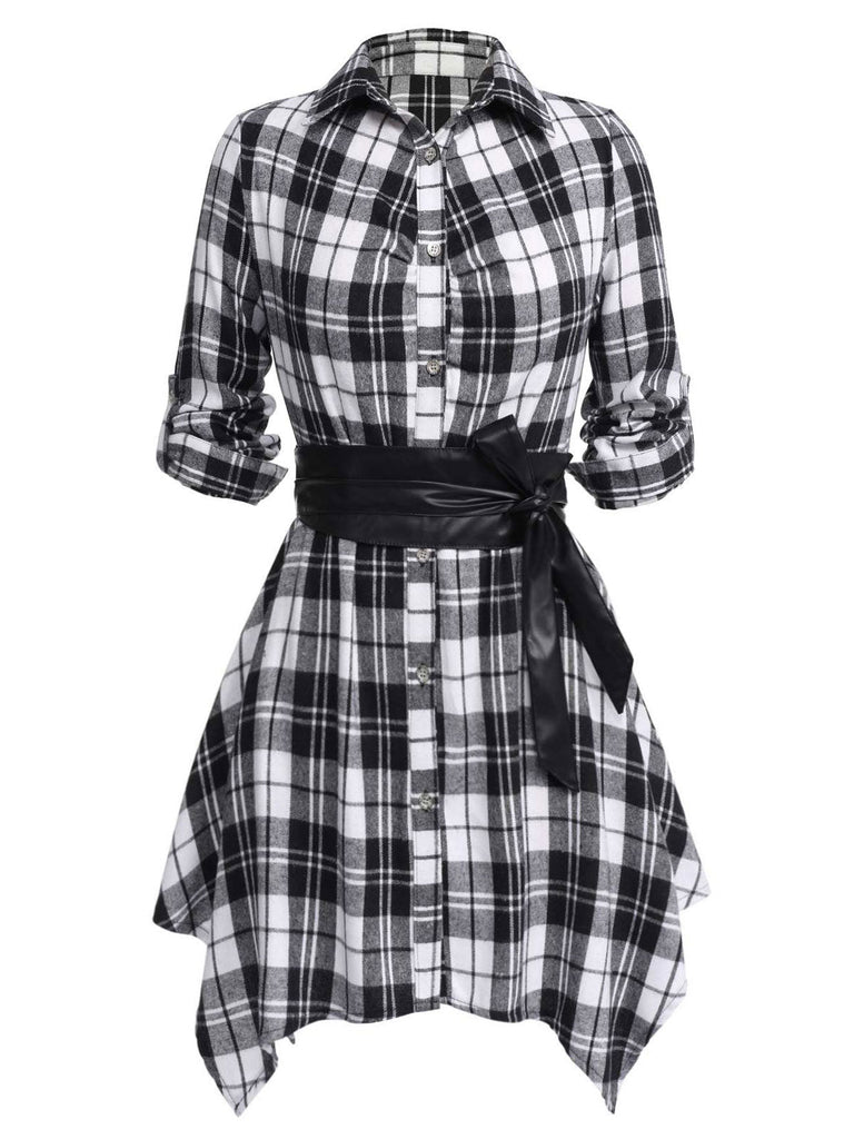 KARIERTES KLEID MIT DREHKNÖPFEN UND GÜRTEL