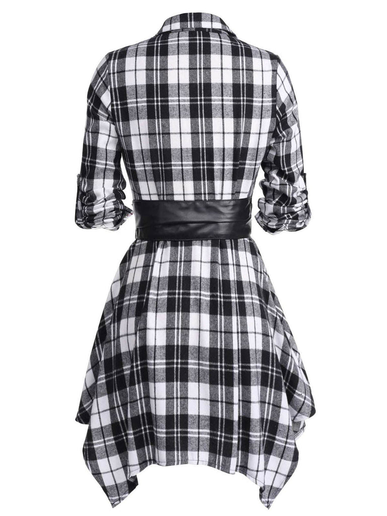 KARIERTES KLEID MIT DREHKNÖPFEN UND GÜRTEL
