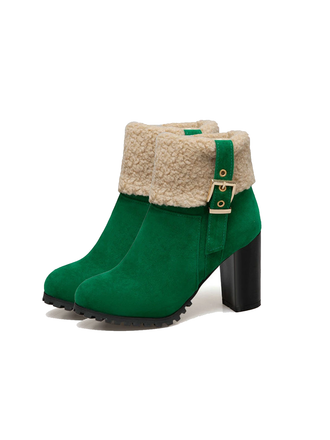 RETRO PLUS – KURZE STIEFEL AUS SAMT MIT DICKEM ABSATZ