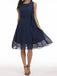 ÄRMELLOSES SWING-KLEID AUS EINER EINFACHER SPITZE