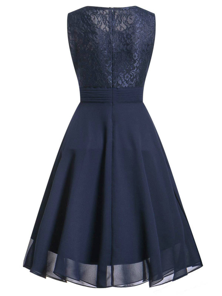 ÄRMELLOSES SWING-KLEID AUS EINER EINFACHER SPITZE